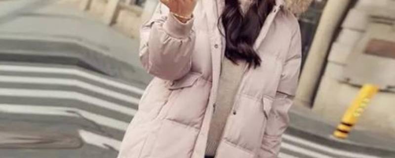 羽绒服洗完有臭味是什么原因（羽绒服洗完有臭味是什么原因造成的）