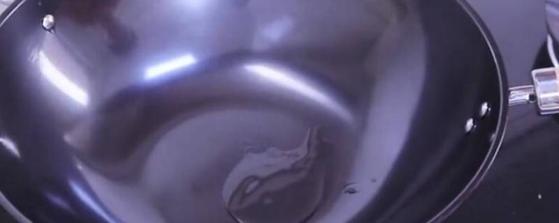 不沾油炒锅怎么开锅（新炒锅首次使用怎么开锅养锅）