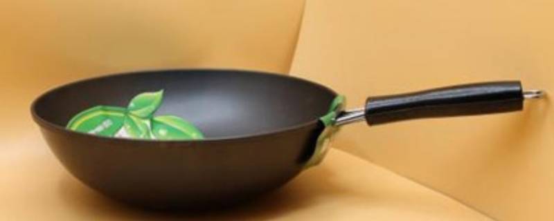新不粘锅第一次用怎么开锅（新铁锅开锅的最佳方法）
