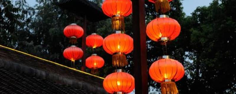 红灯笼的寓意和象征（红灯笼图片喜庆）
