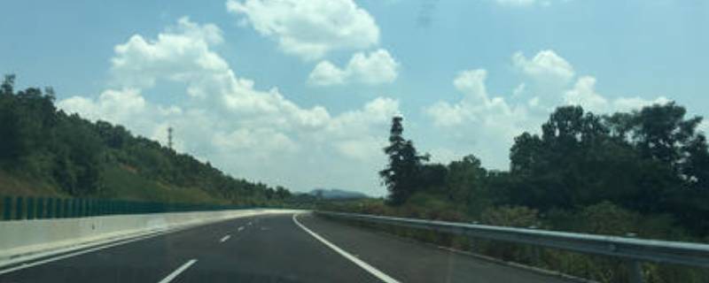 g72高速是哪条高速公路（g72高速是哪条高速公路的车道）