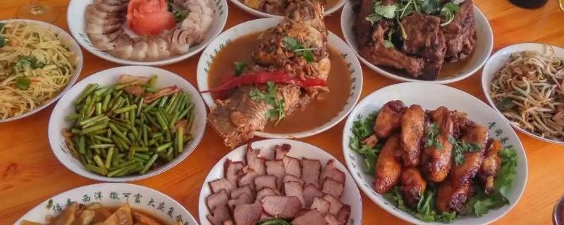 年夜饭上的菜都有什么寓意（年夜饭有什么菜象征着什么）