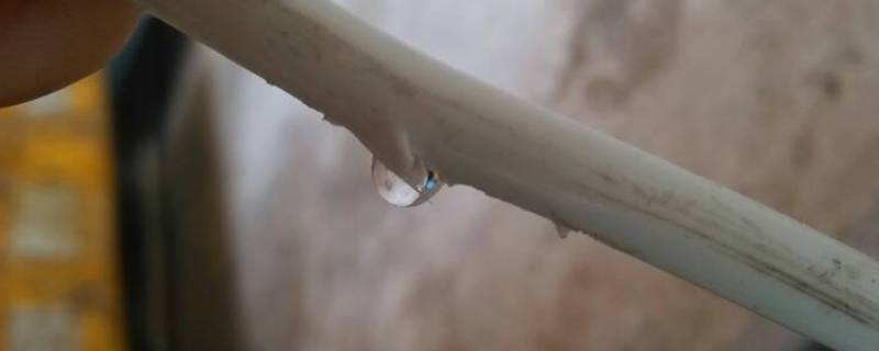 水管破了一个小口怎么补（水管破了一个洞怎么补）