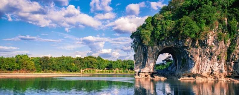 雾中的象山奇特在什么地方（雾中的象山奇特在哪里）