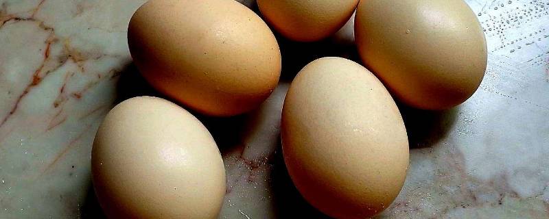 生鸡蛋怎么剥壳膜不破（如何剥生鸡蛋壳不破鸡蛋膜）
