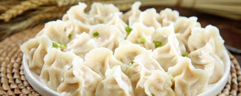 年初一吃饺子寓意着什么（大年初三吃饺子的寓意）