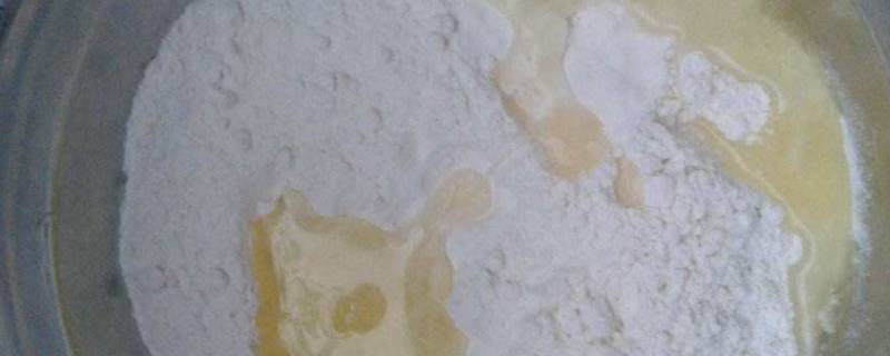 中筋面粉怎么变成高筋面粉 怎样让高筋面粉变成中筋面粉
