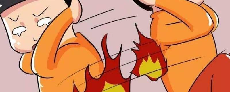 衣服着火了正确的灭火方式是（当身上衣服着火时,常用的灭火方法是）