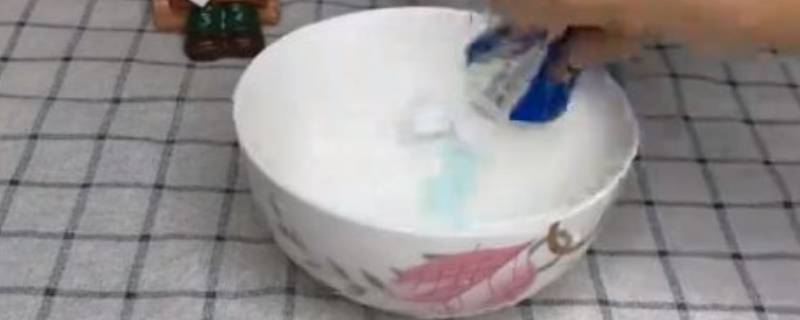 去油污小妙招（衣服去油污小妙招）