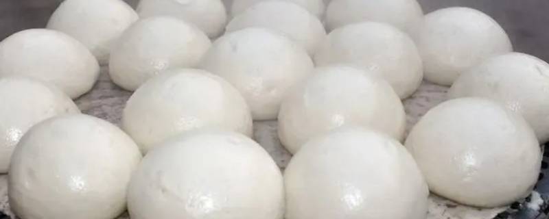 蒸馍时出现死面馍是什么原因（蒸馍时总有一个死面蒸馍啥原因）