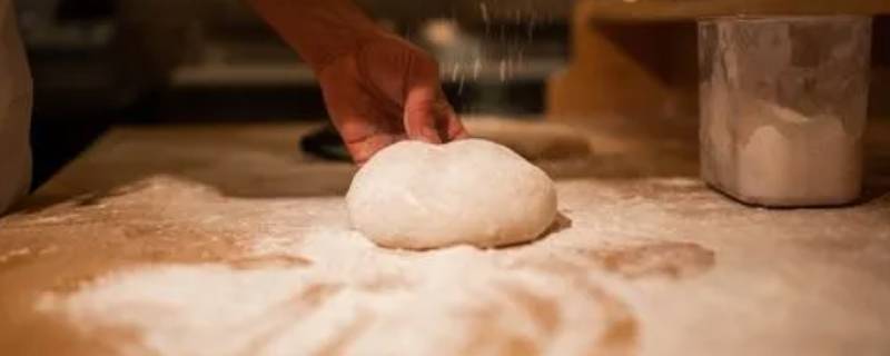 用啥和面能成黑色（用什么可以和出黑色的面）