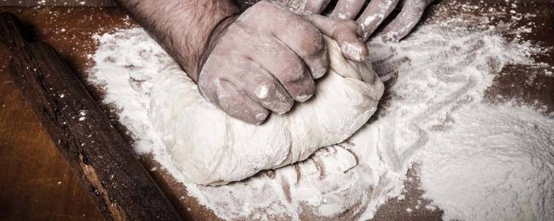 和面放鸡蛋有什么作用（和面放鸡蛋的作用）