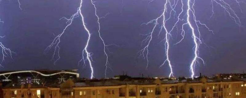 打雷下雨是一种什么现象 下雨和打雷是怎么形成的