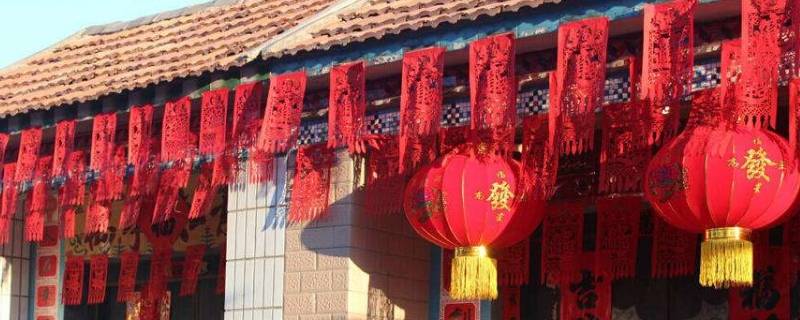 过年贴在门楣上的叫什么（过年贴门上的叫啥）
