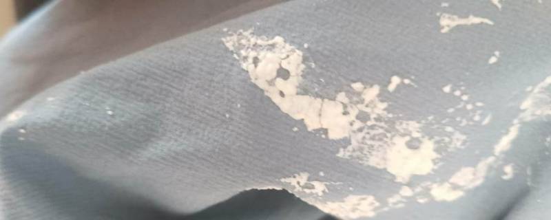 泡沫填缝剂沾到衣服上怎么办 泡沫填缝剂弄手上