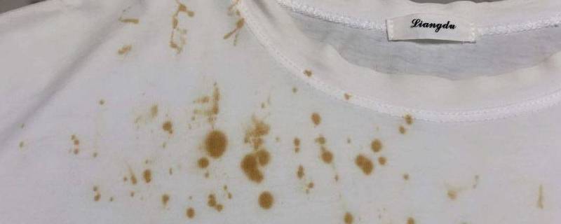 衣服弄上油渍什么方法来解决 衣服上弄上油渍怎么处理