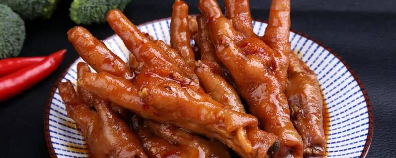 卤鸡爪凉了怎么加热（卤好的鸡爪怎么热来吃）