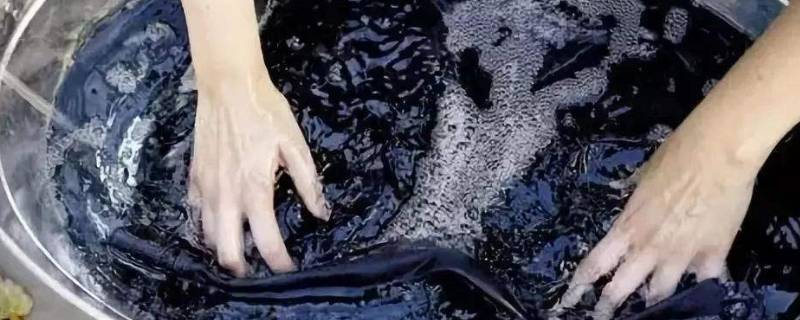 裤子褪色用什么泡（裤子褪色用什么泡泡多久）
