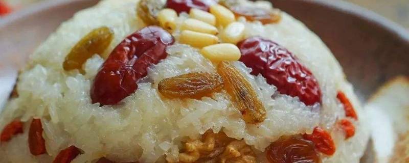 年夜饭吃八宝饭的寓意 年夜饭八个菜寓意