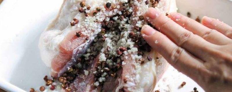 腌肉的盐炒热后马上腌还是凉了腌（腌制咸肉的盐炒多少时间）