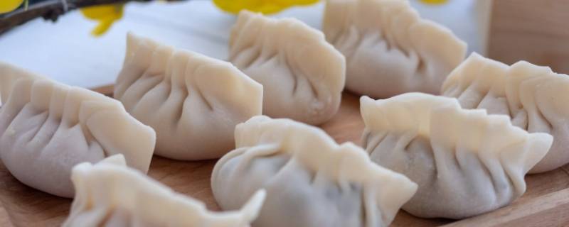 正月初十吃饺子吗（正月初一吃饺子吗）