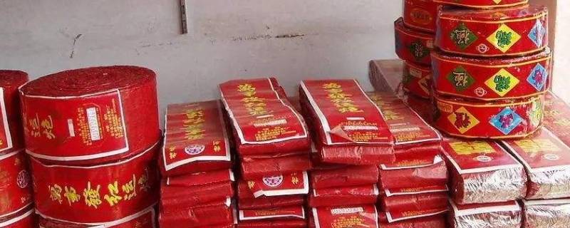 鞭炮放在家里会自燃吗（鞭炮在高温下是否会自燃）