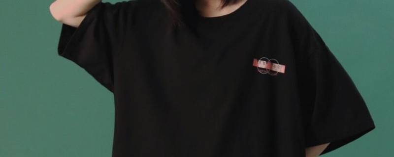 为什么黑色衣服容易粘毛 为什么黑色衣服容易粘毛毛