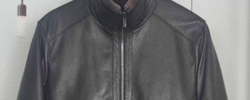 绵羊皮衣服自己在家怎么清洗（绵羊毛皮衣怎么清洗）