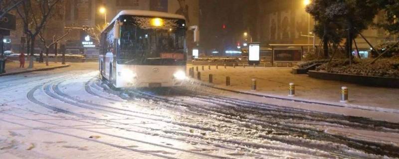 下雪天公交车会停运吗（下雪了公交车营运吗）
