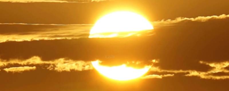 太阳是光源吗 月亮和太阳是光源吗
