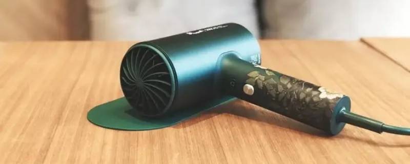 衣服被吹风机吹黄了怎么解决 牛仔衣用吹风机吹黄了