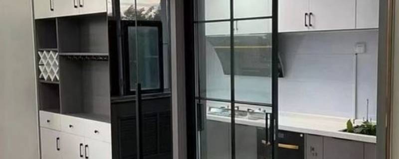 滑门门套和门扇是一样厚的吗（门套比门扇宽多少）