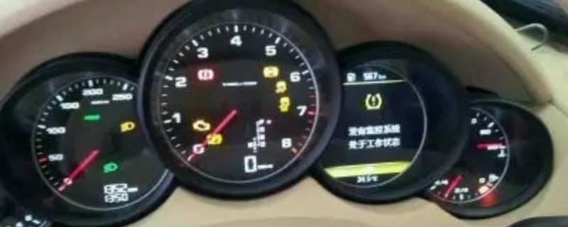 保时捷卡宴胎压显示太慢怎么回事（保时捷卡宴正常胎压）