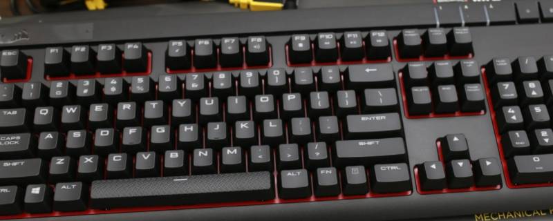 海盗船k95左下边掉漆（海盗船k95左下边掉漆了）