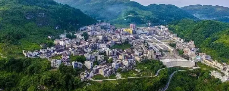 利川南坪乡到利川市有多远（利川到南坪乡在哪里坐车）