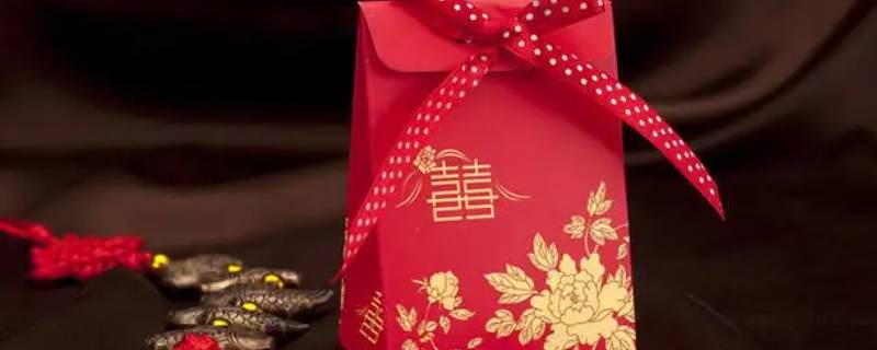 订婚用的可乐多少罐合适 定制的可乐罐的可乐能喝吗