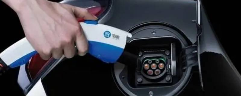 众泰芝麻E30充电几秒钟就断电（众泰芝麻e30充电一小时多少度电）