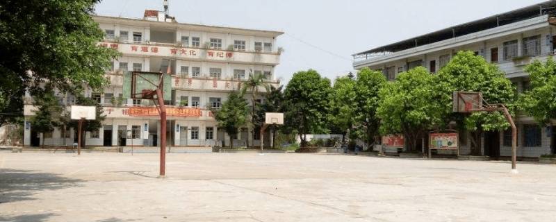 梧州十八中可以外宿么 梧州十八中宿舍