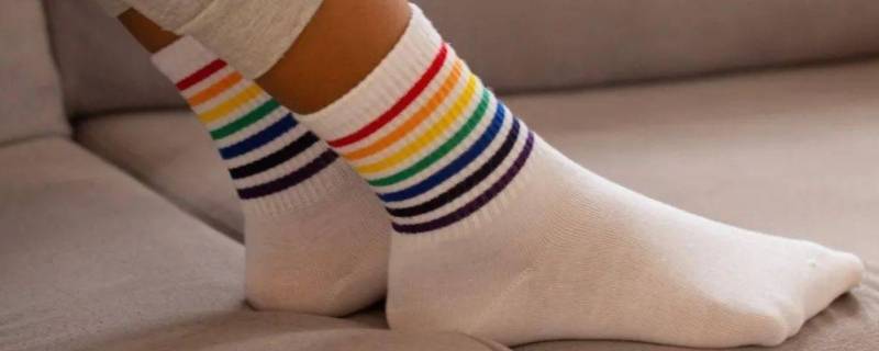 进包厢可以不穿袜子吗
