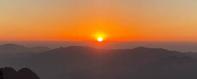 海上的日出是独特而壮丽是什么（海上日出是伟大的奇观,写出你印象最深的一个景象）