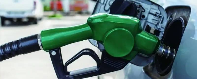夏天加油可以加满吗（夏天加油可以加满吗汽车）