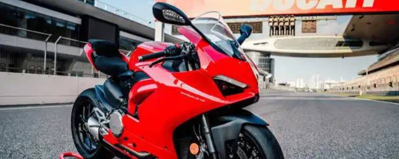 杜卡迪关了电源有红灯一闪一闪（杜卡迪关了电源有红灯一闪一闪怎么回事）