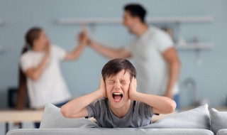 10岁的男孩一说就哭是什么原因 十岁男孩一说就好哭是怎么回事?