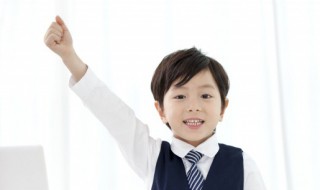 男生偷穿妈妈内衣