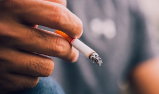 叛逆期的孩子抽烟怎么去引导（怎么教育叛逆期的男孩还学会抽烟）