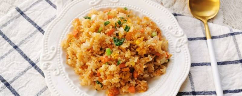 老干妈火腿肠蛋炒饭的做法（老干妈鸡蛋火腿肠炒饭）