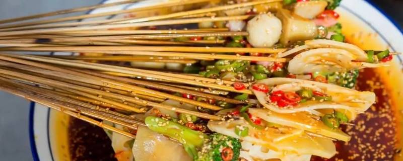水煮串串的做法与配料（水煮串串的做法与配料窍门）