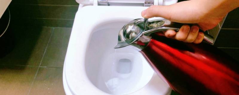小苏打醋通马桶什么时候加热水
