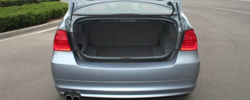 原装车后备箱怎么分辨（后备箱怎么辨别原厂的）