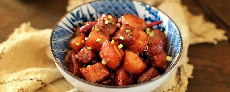一块红烧肉的热量 一块红烧肉的热量相当于多少米饭